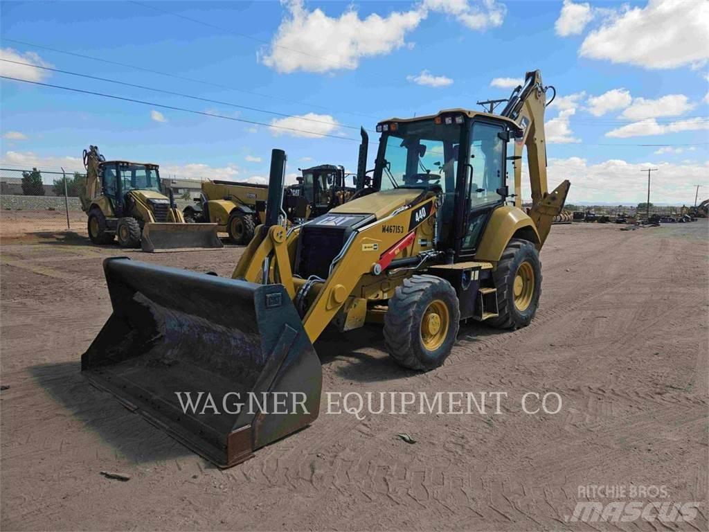 CAT 440 Экскаваторы-погрузчики