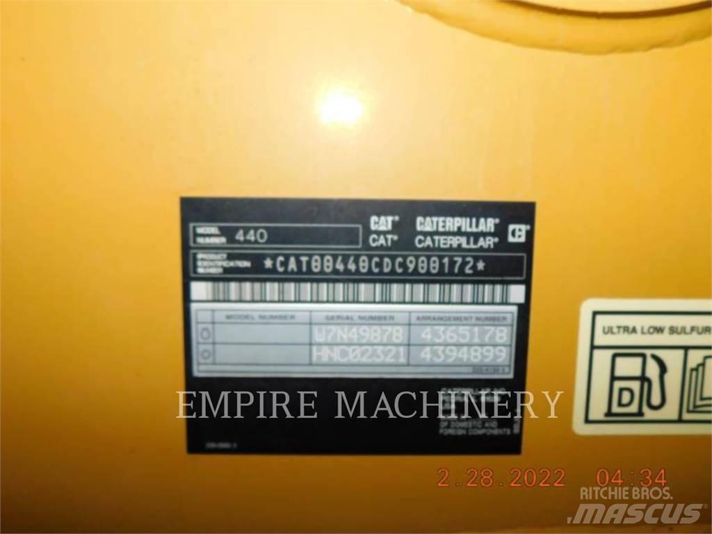 CAT 440-74EOIM Экскаваторы-погрузчики