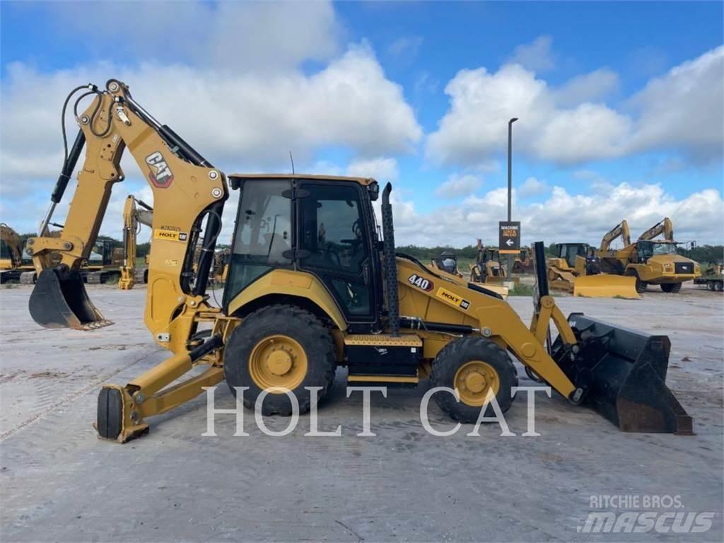 CAT 440 C4E Экскаваторы-погрузчики
