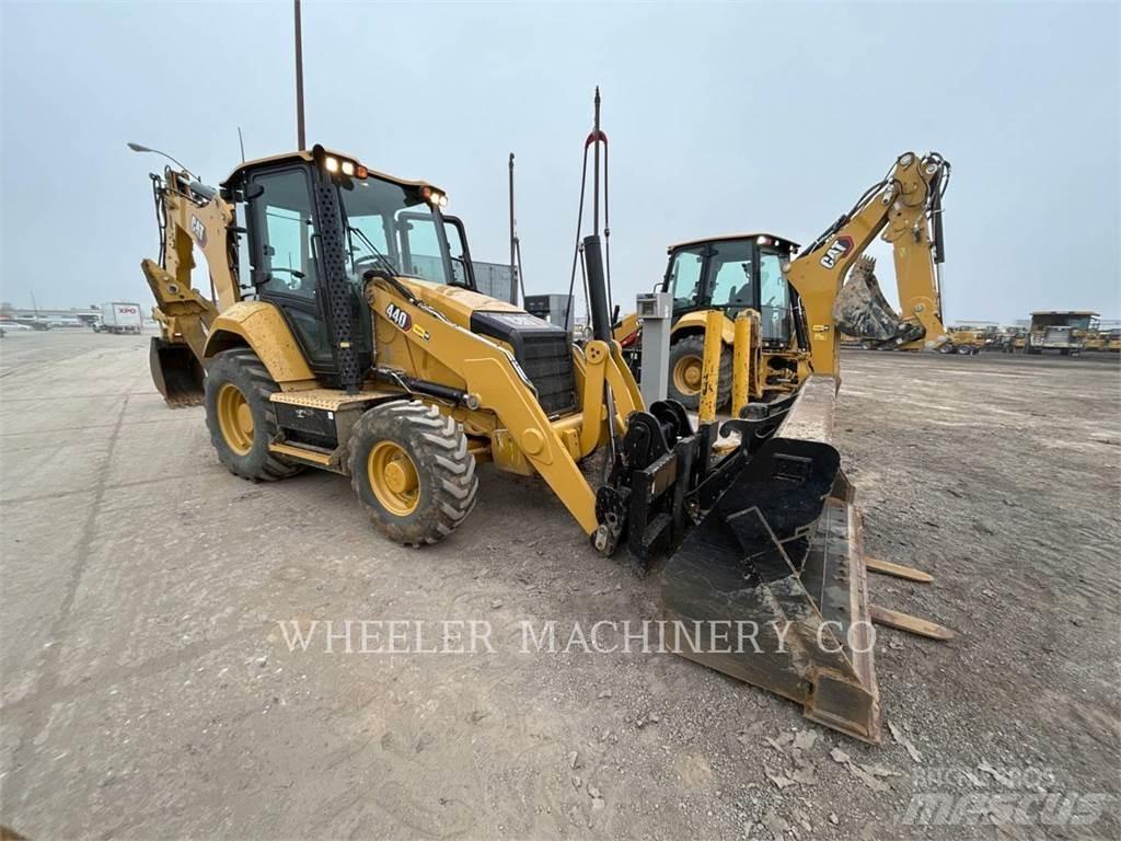 CAT 440 IT Экскаваторы-погрузчики