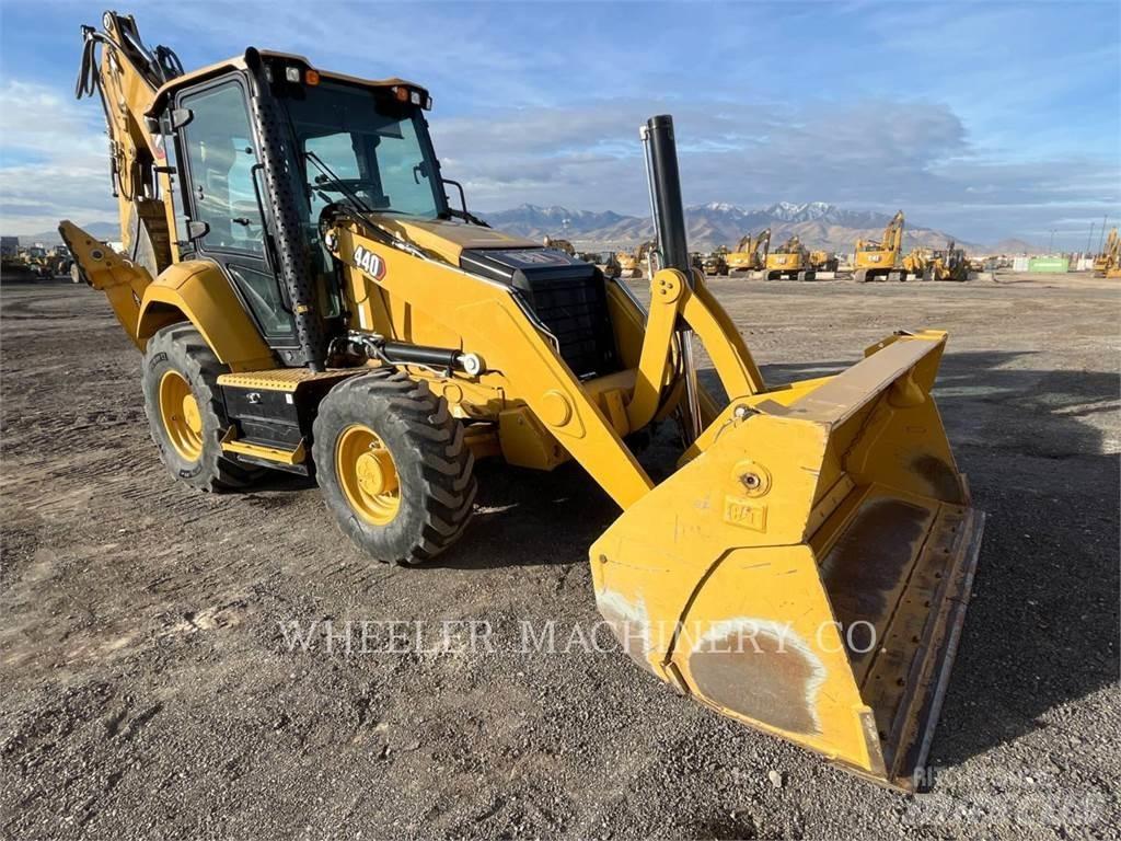 CAT 440 TH Экскаваторы-погрузчики