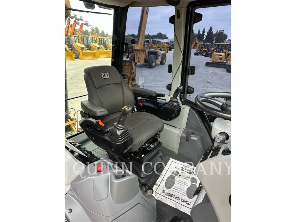 CAT 450 Экскаваторы-погрузчики