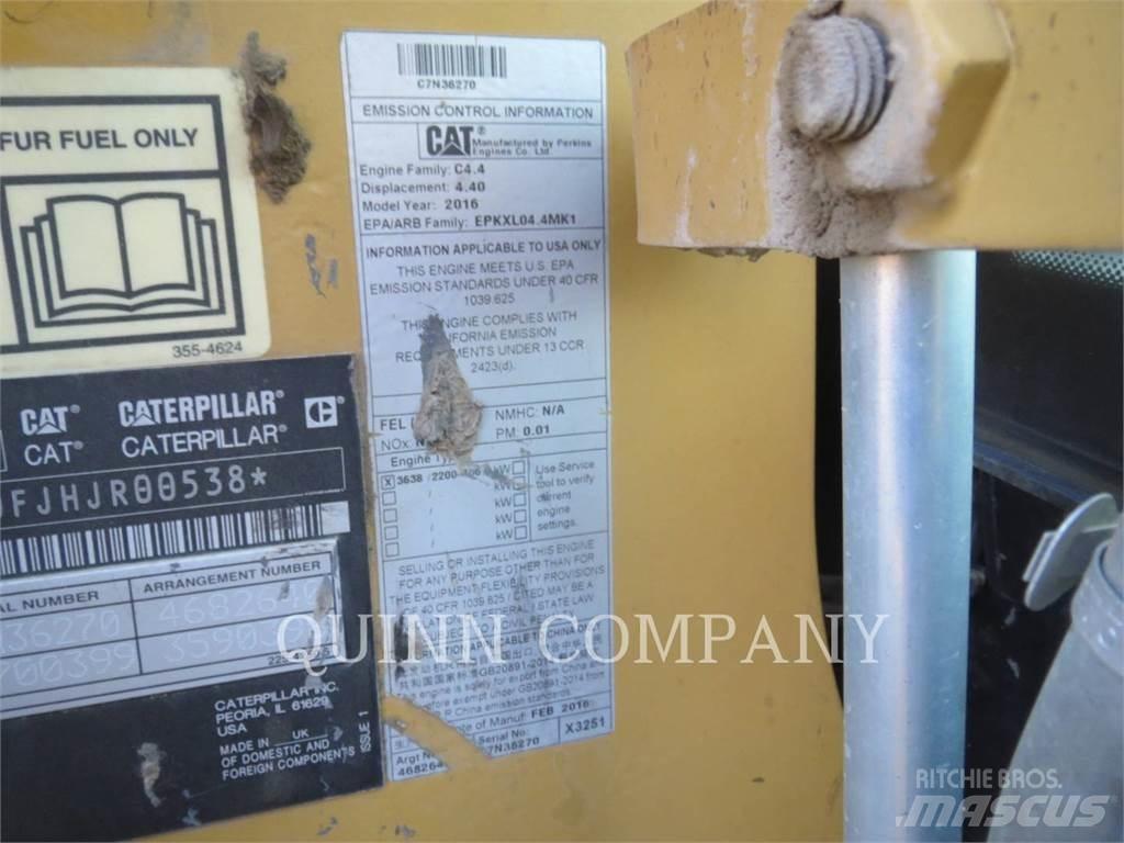 CAT 450F Экскаваторы-погрузчики