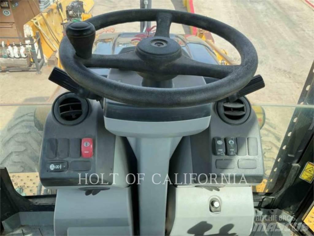 CAT 450F Экскаваторы-погрузчики