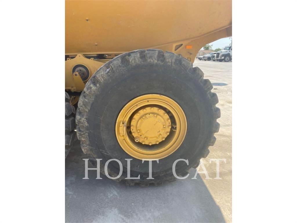CAT 725 Шарнирно-сочленённые самосвалы