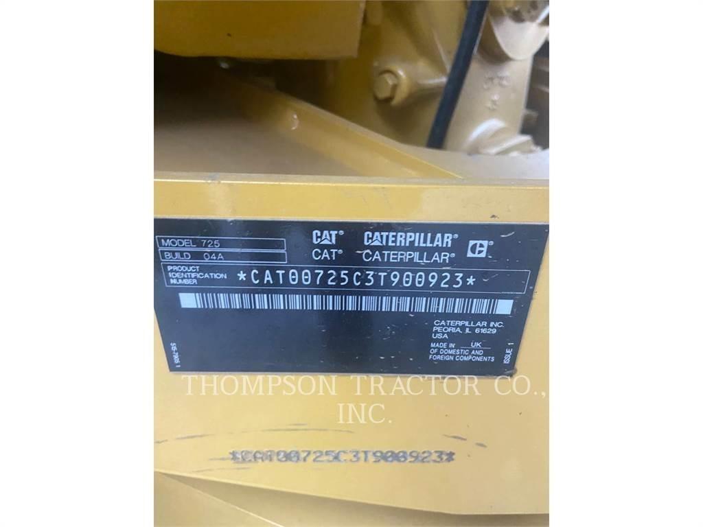 CAT 725 Шарнирно-сочленённые самосвалы