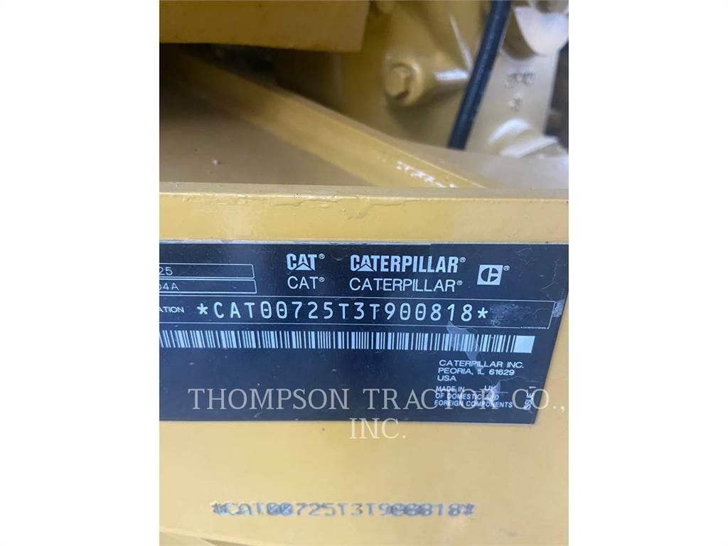CAT 725 Шарнирно-сочленённые самосвалы