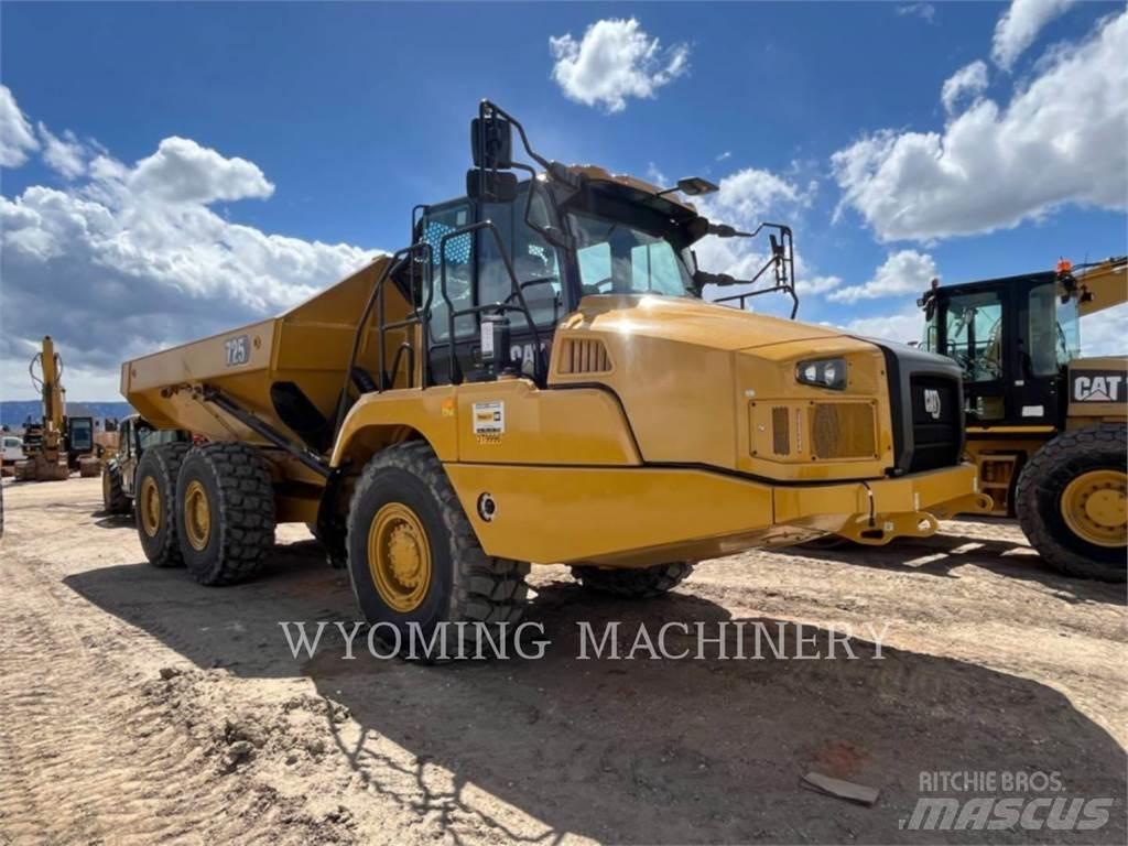 CAT 725 Шарнирно-сочленённые самосвалы