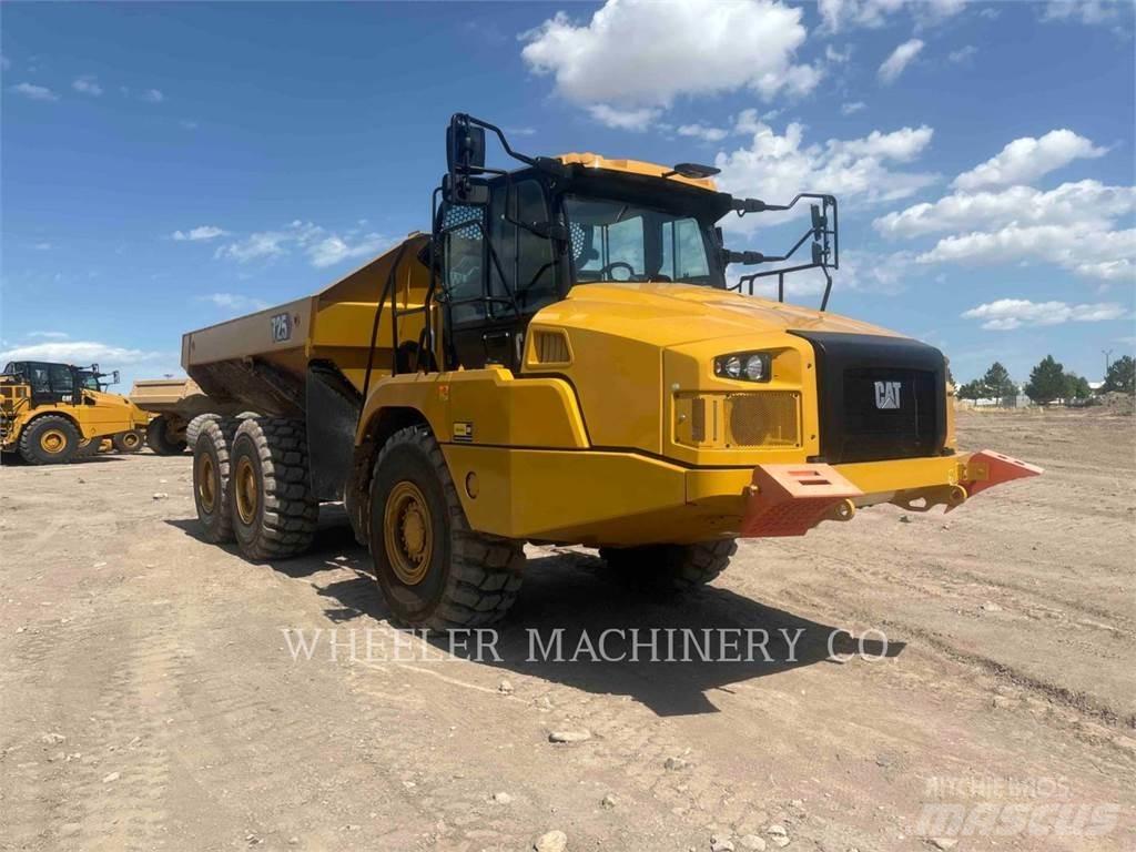 CAT 725 Шарнирно-сочленённые самосвалы