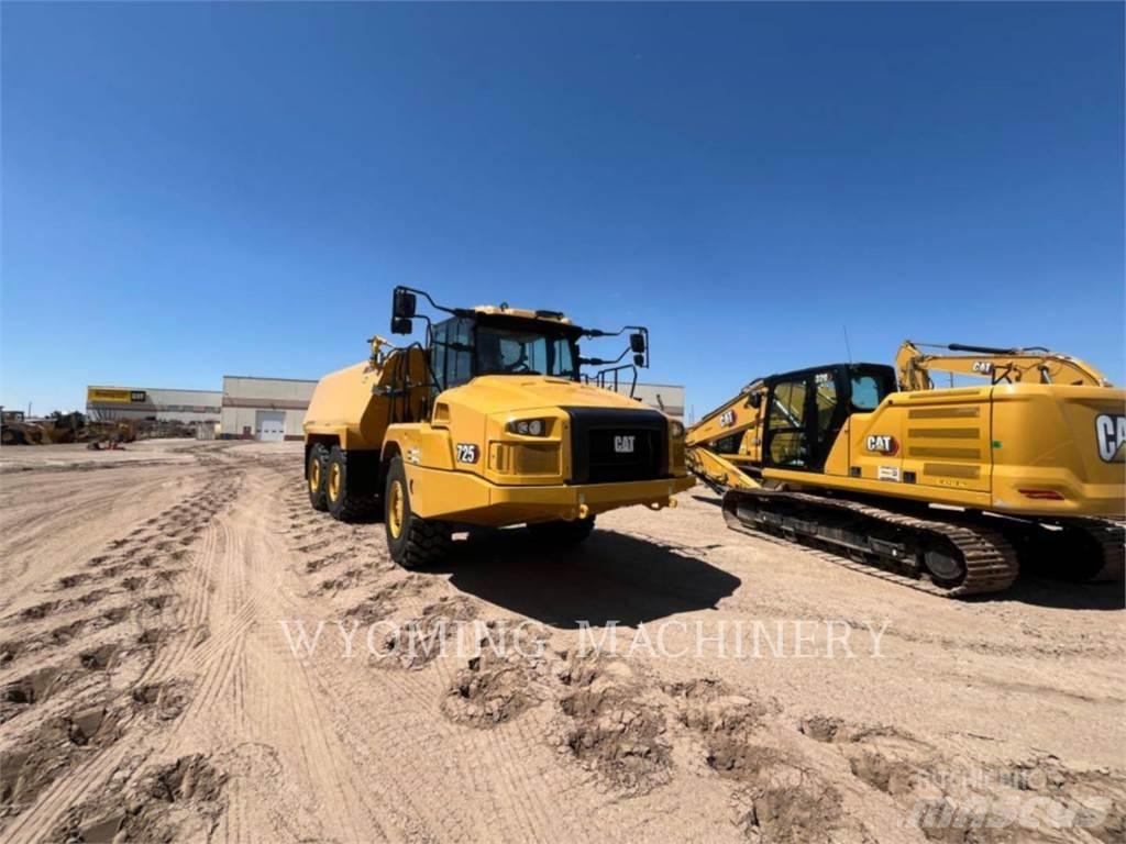 CAT 725 Шарнирно-сочленённые самосвалы
