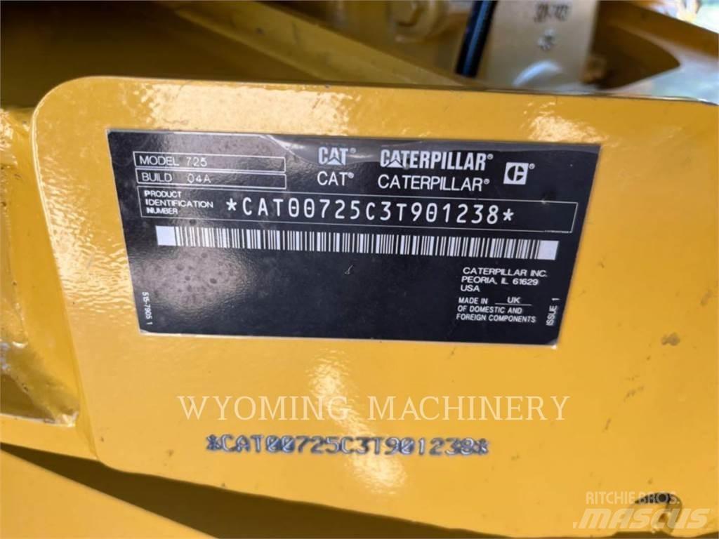 CAT 725 Шарнирно-сочленённые самосвалы