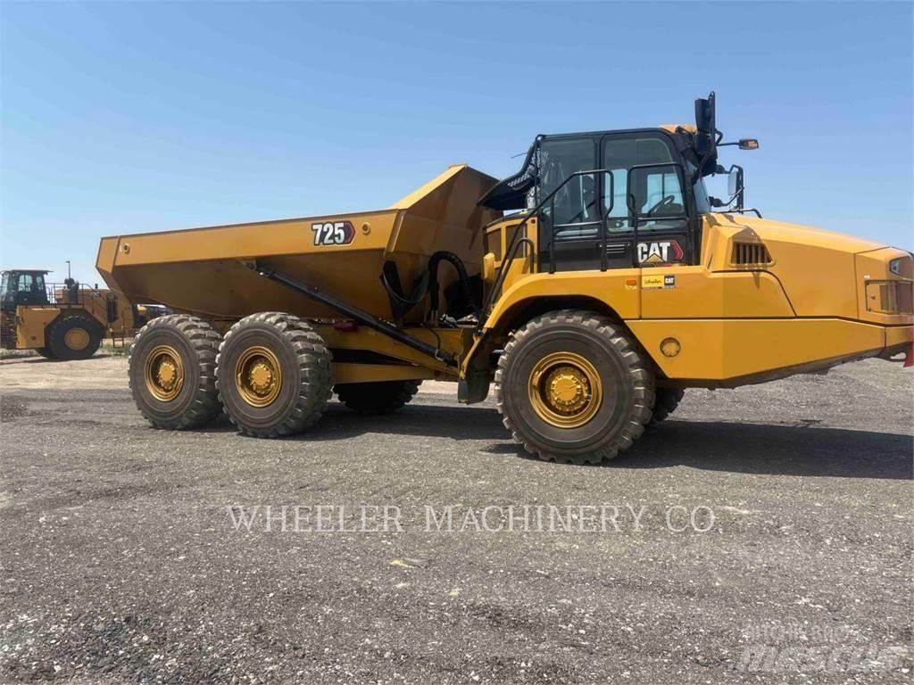 CAT 725 Шарнирно-сочленённые самосвалы