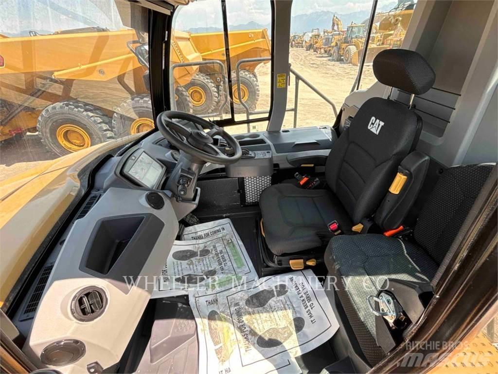 CAT 725 Шарнирно-сочленённые самосвалы