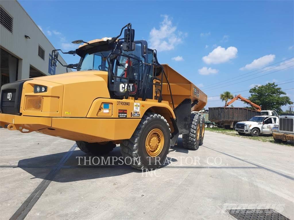 CAT 725 Шарнирно-сочленённые самосвалы