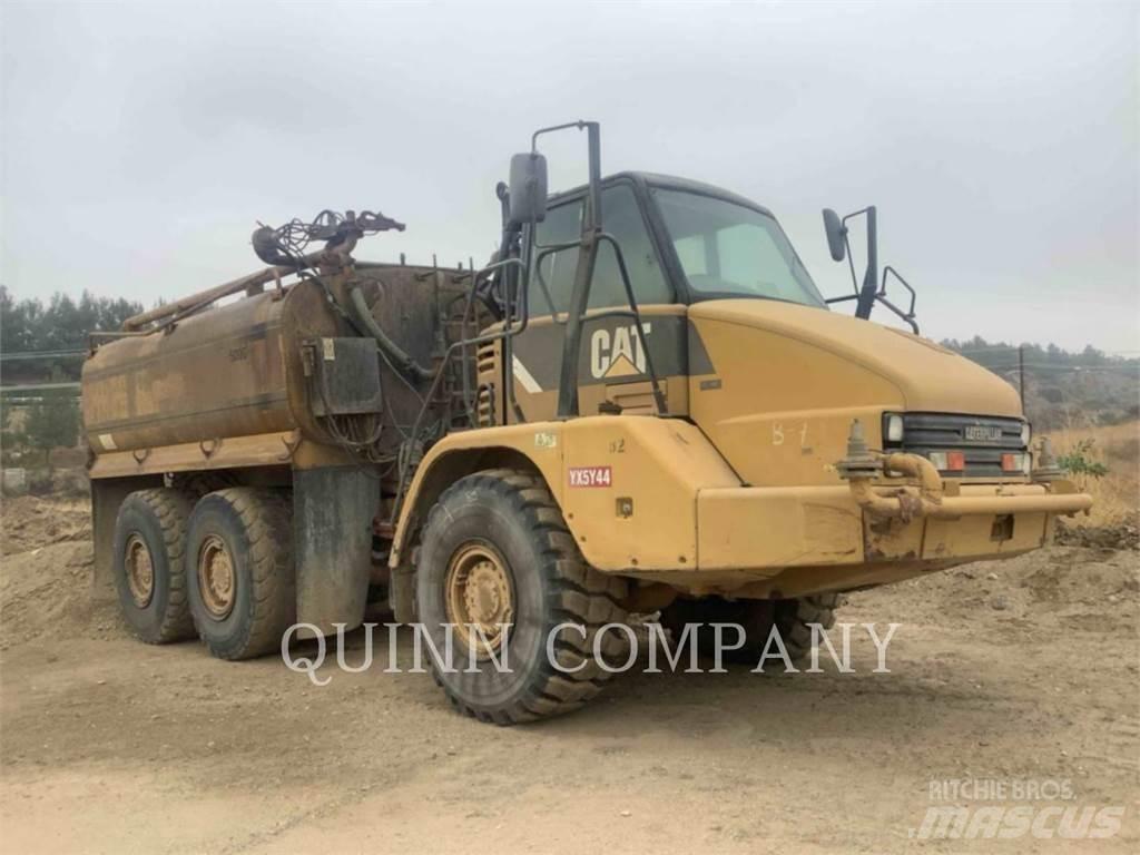 CAT 725 Шарнирно-сочленённые самосвалы