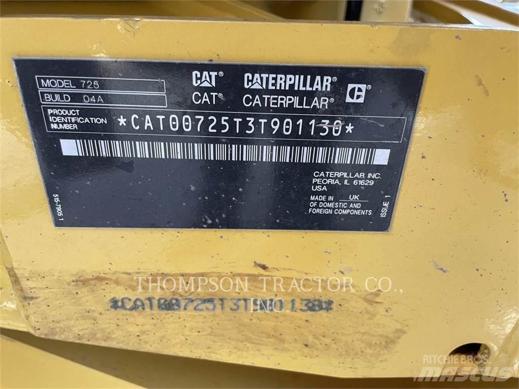 CAT 725 Шарнирно-сочленённые самосвалы