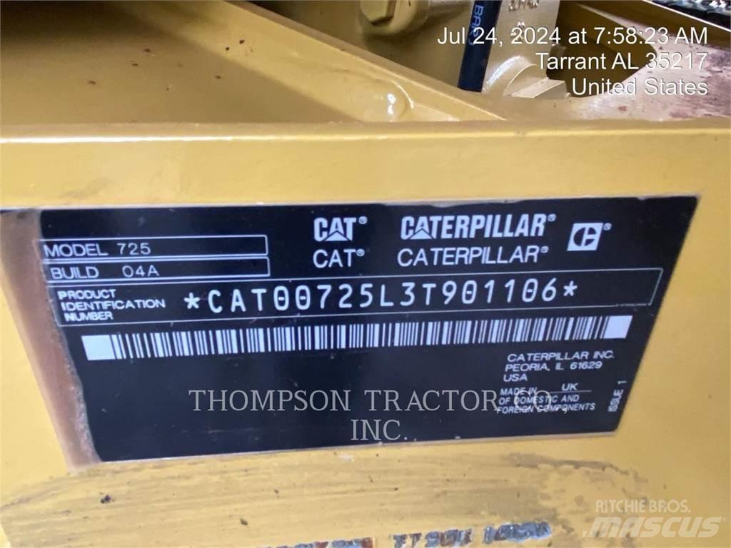 CAT 725 Шарнирно-сочленённые самосвалы
