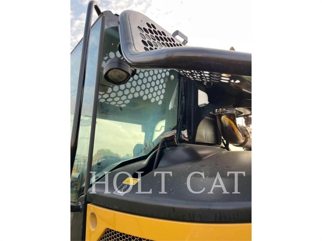 CAT 725 Шарнирно-сочленённые самосвалы