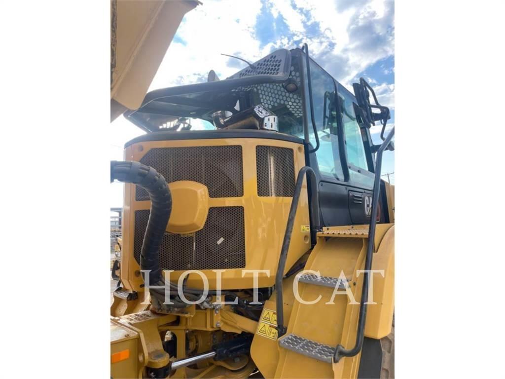 CAT 725 Шарнирно-сочленённые самосвалы