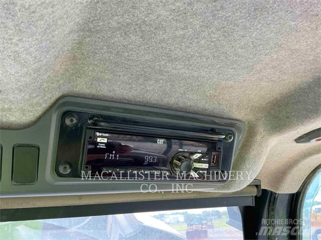 CAT 725 Шарнирно-сочленённые самосвалы