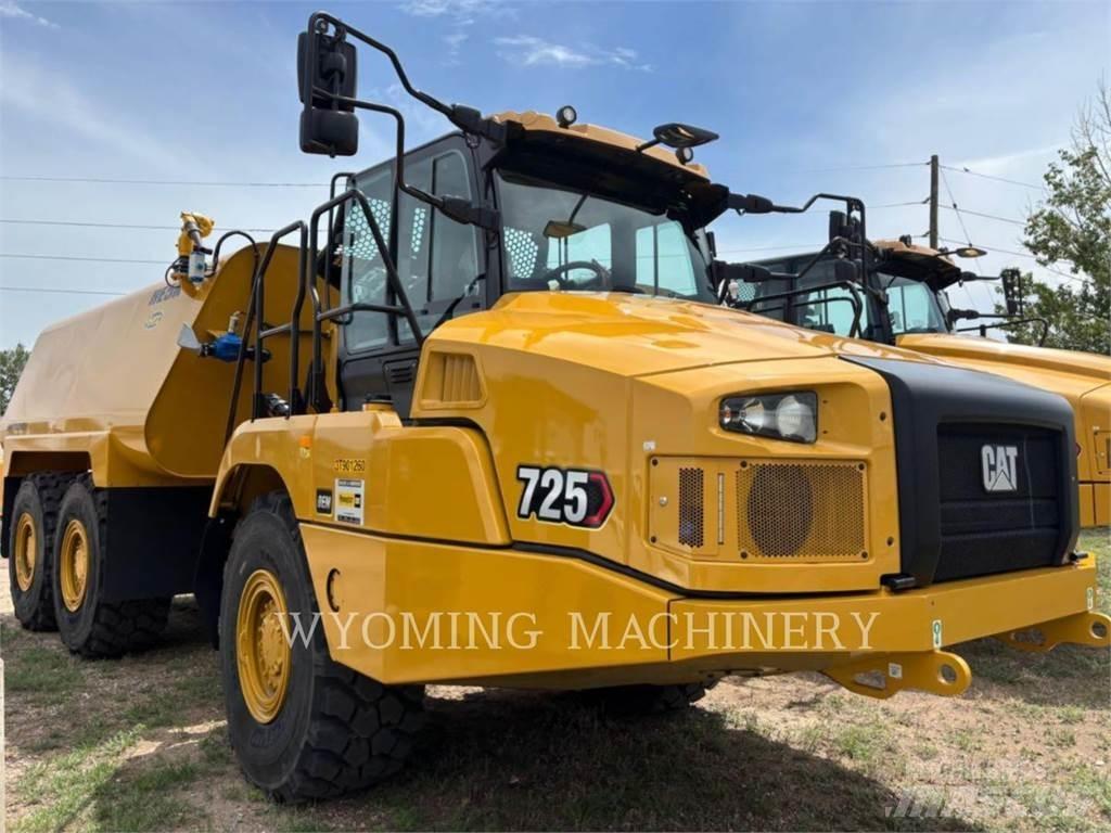 CAT 725 Шарнирно-сочленённые самосвалы