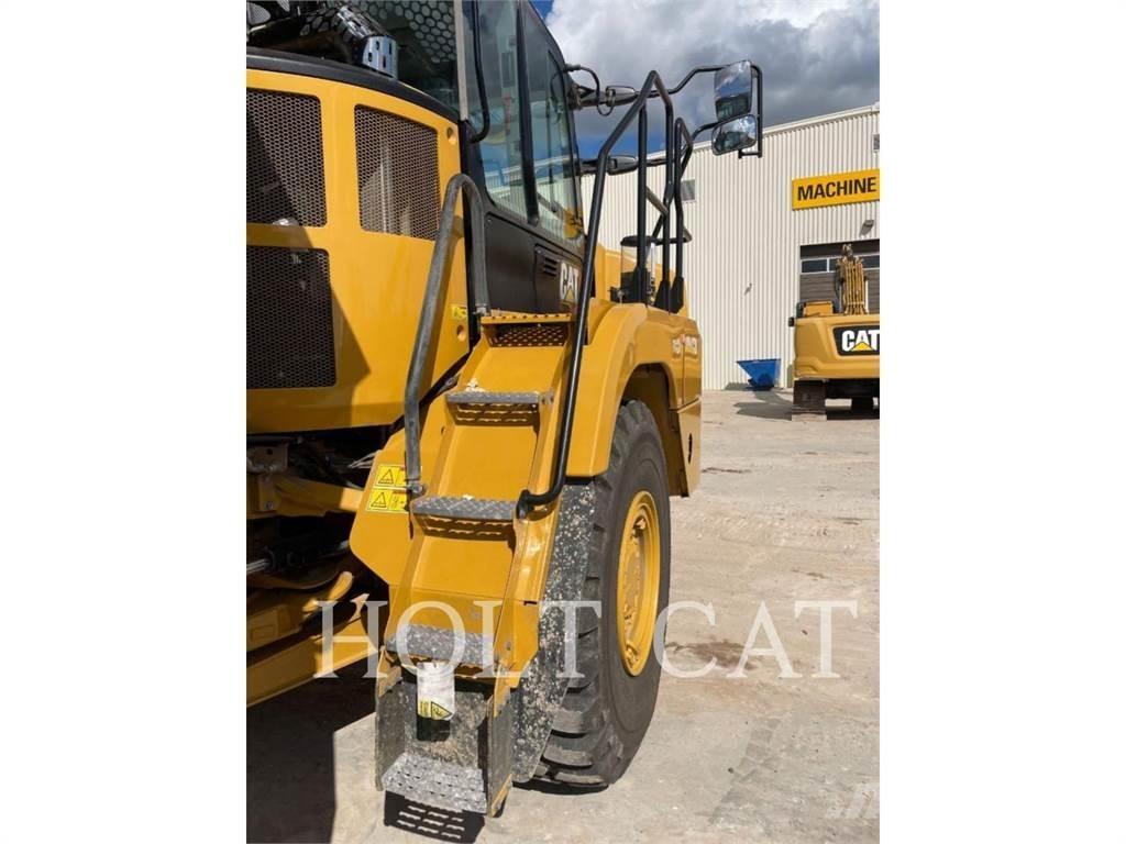 CAT 725 Шарнирно-сочленённые самосвалы