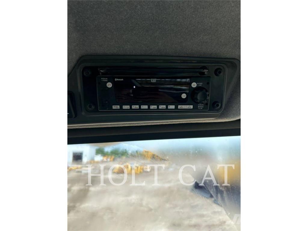 CAT 725 Шарнирно-сочленённые самосвалы