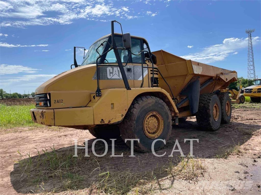 CAT 725 Шарнирно-сочленённые самосвалы