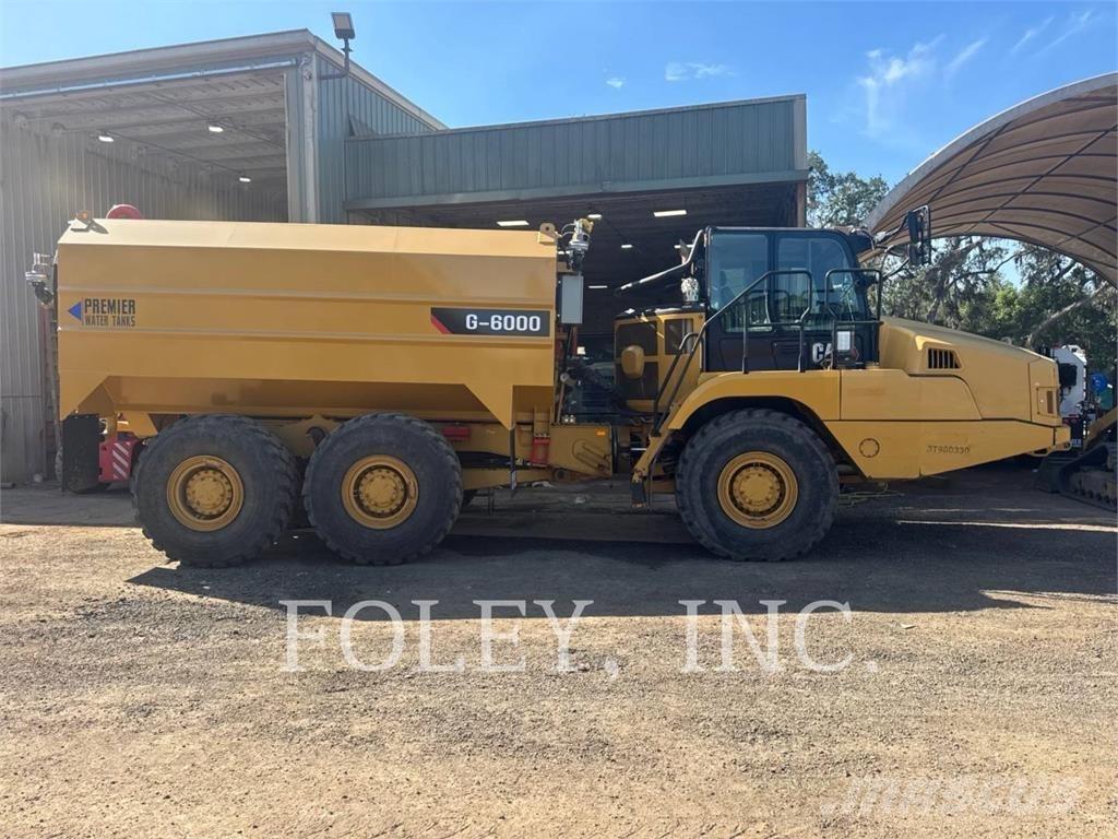 CAT 725-04 Грузовики-цистерны
