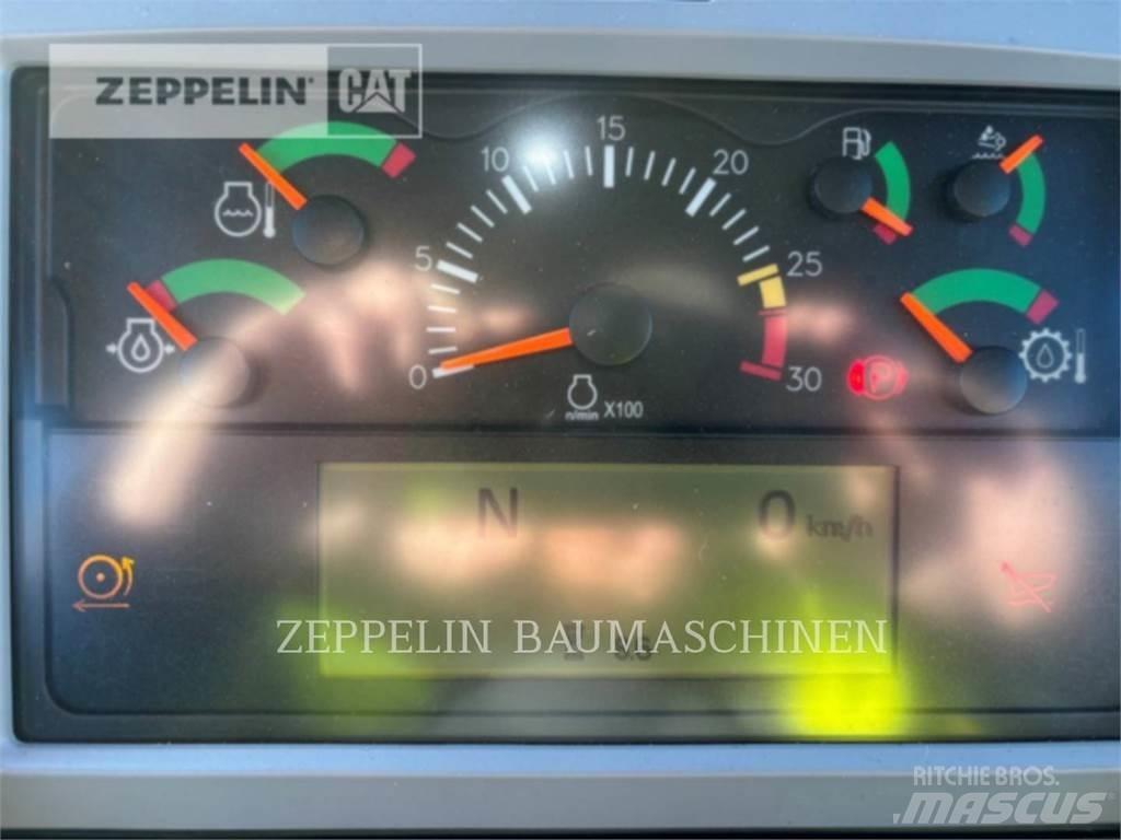 CAT 725-04A Шарнирно-сочленённые самосвалы