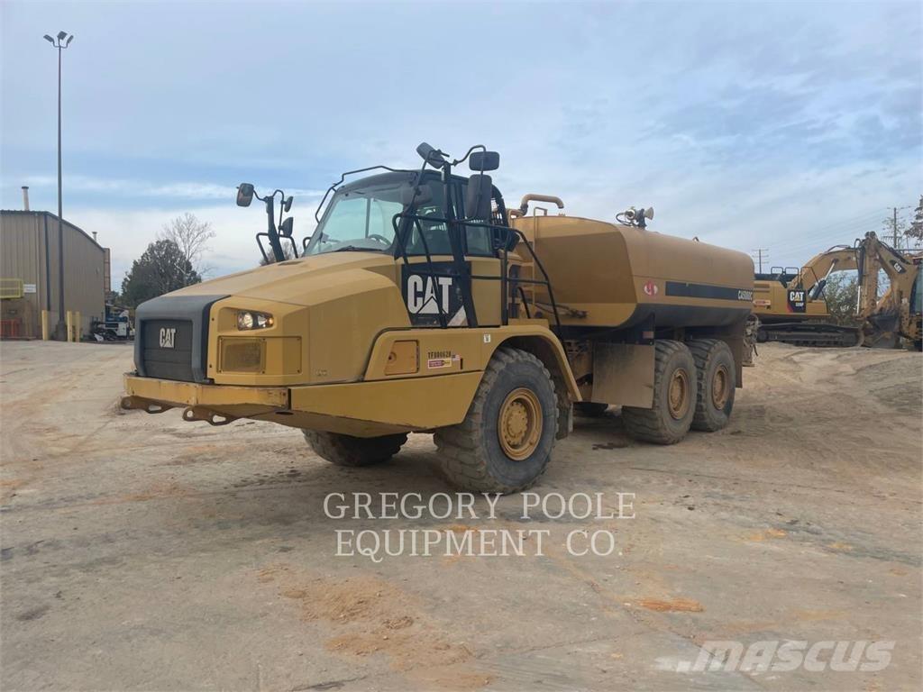 CAT 725 C Шарнирно-сочленённые самосвалы