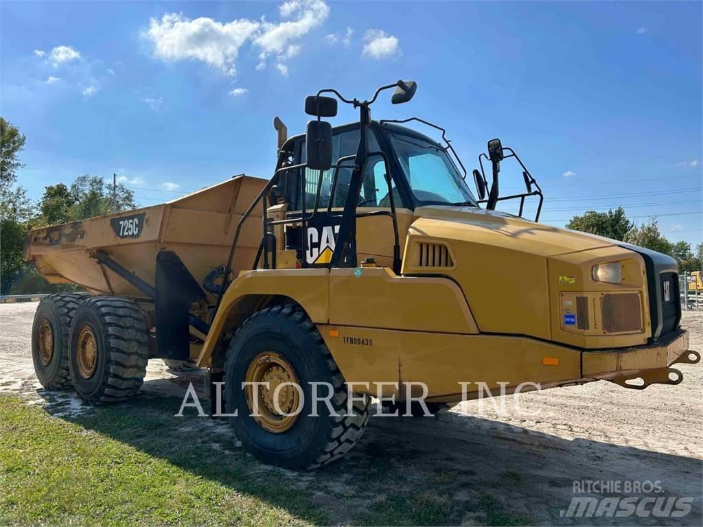 CAT 725C Шарнирно-сочленённые самосвалы