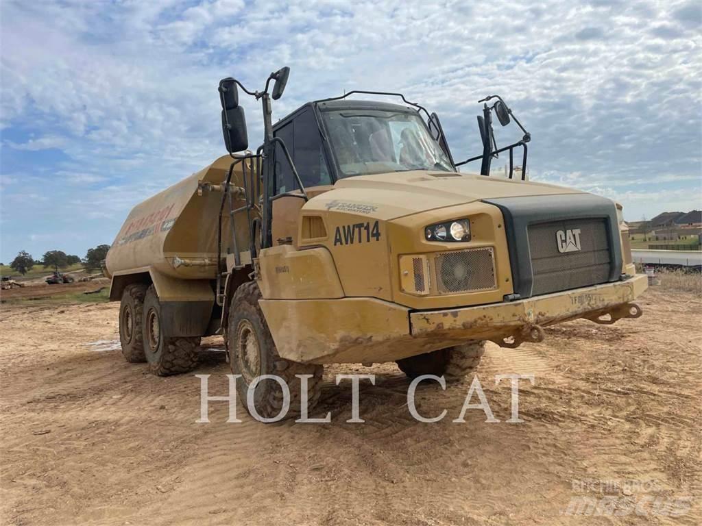 CAT 725C Шарнирно-сочленённые самосвалы