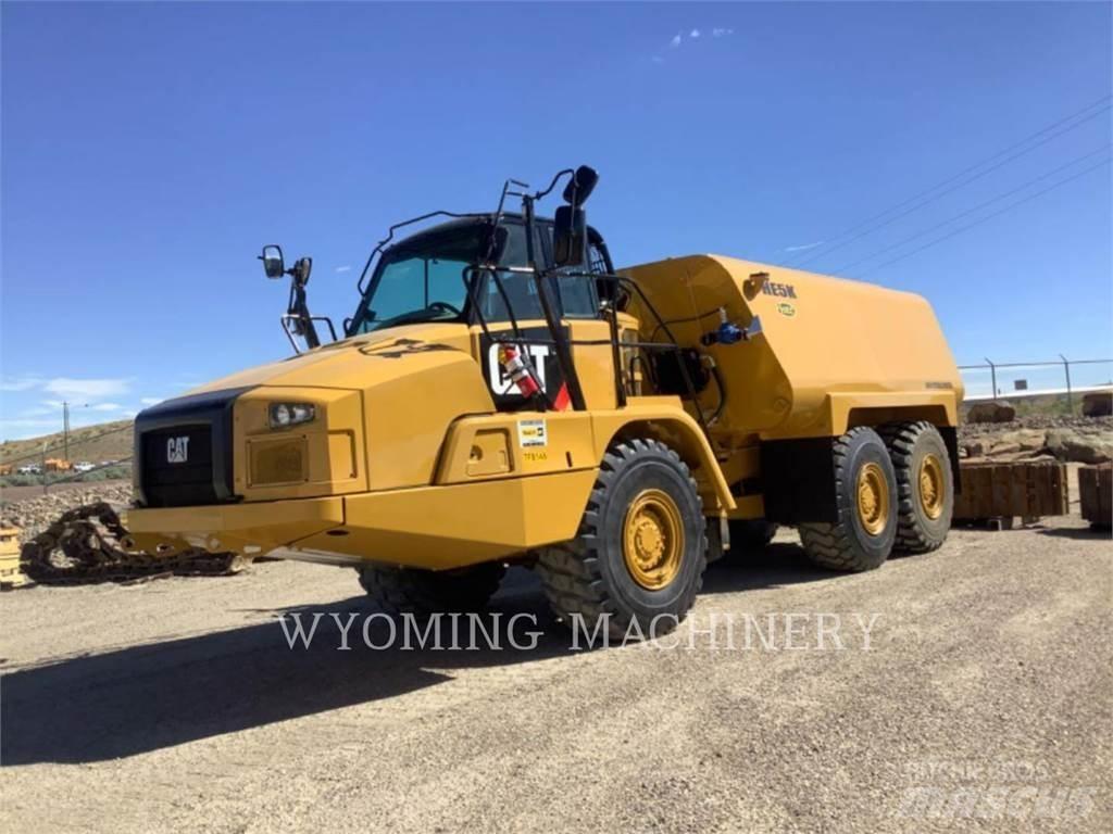 CAT 725C Шарнирно-сочленённые самосвалы