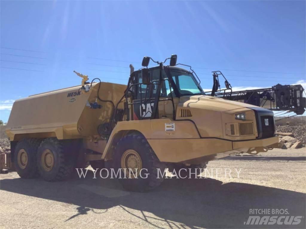 CAT 725C Шарнирно-сочленённые самосвалы