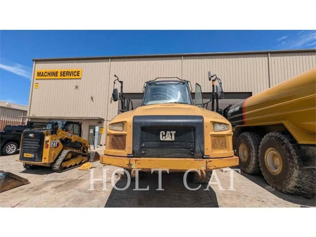 CAT 725C Шарнирно-сочленённые самосвалы