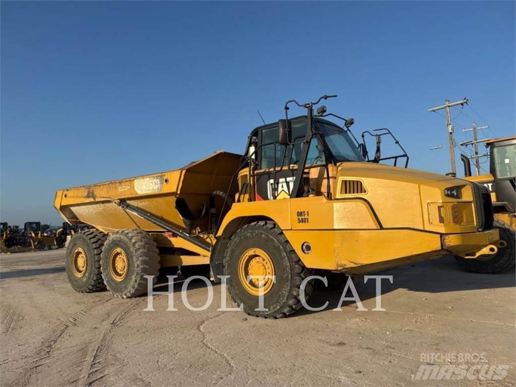 CAT 725C Шарнирно-сочленённые самосвалы