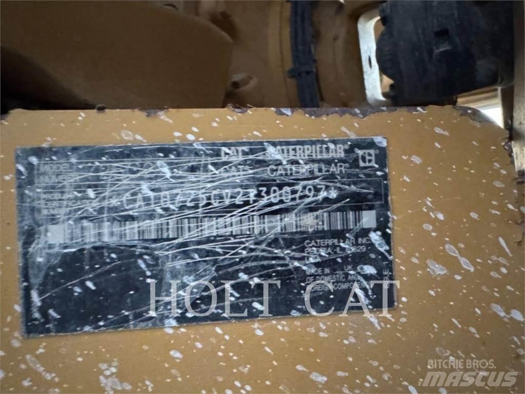 CAT 725C Шарнирно-сочленённые самосвалы