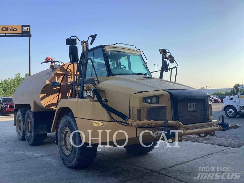 CAT 725C Шарнирно-сочленённые самосвалы