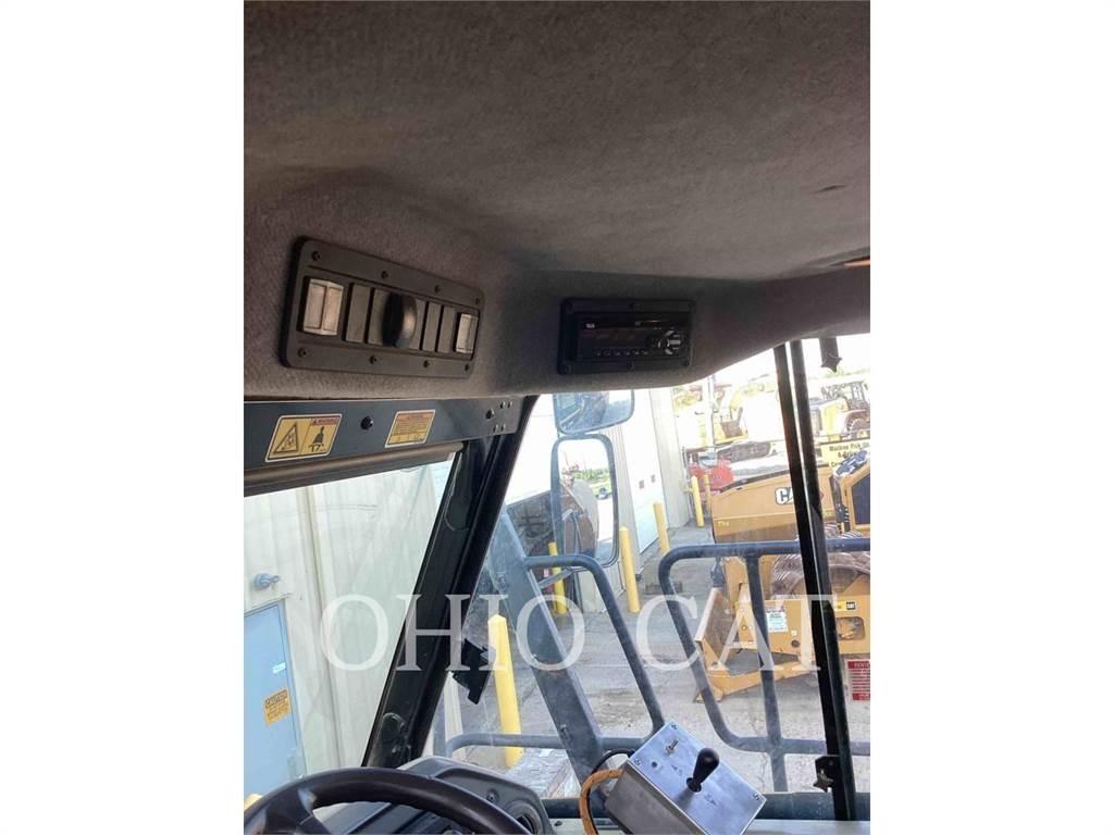 CAT 725C Шарнирно-сочленённые самосвалы