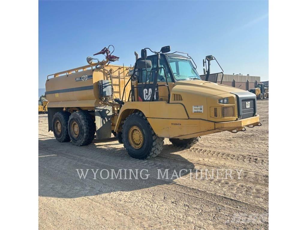 CAT 725C Шарнирно-сочленённые самосвалы