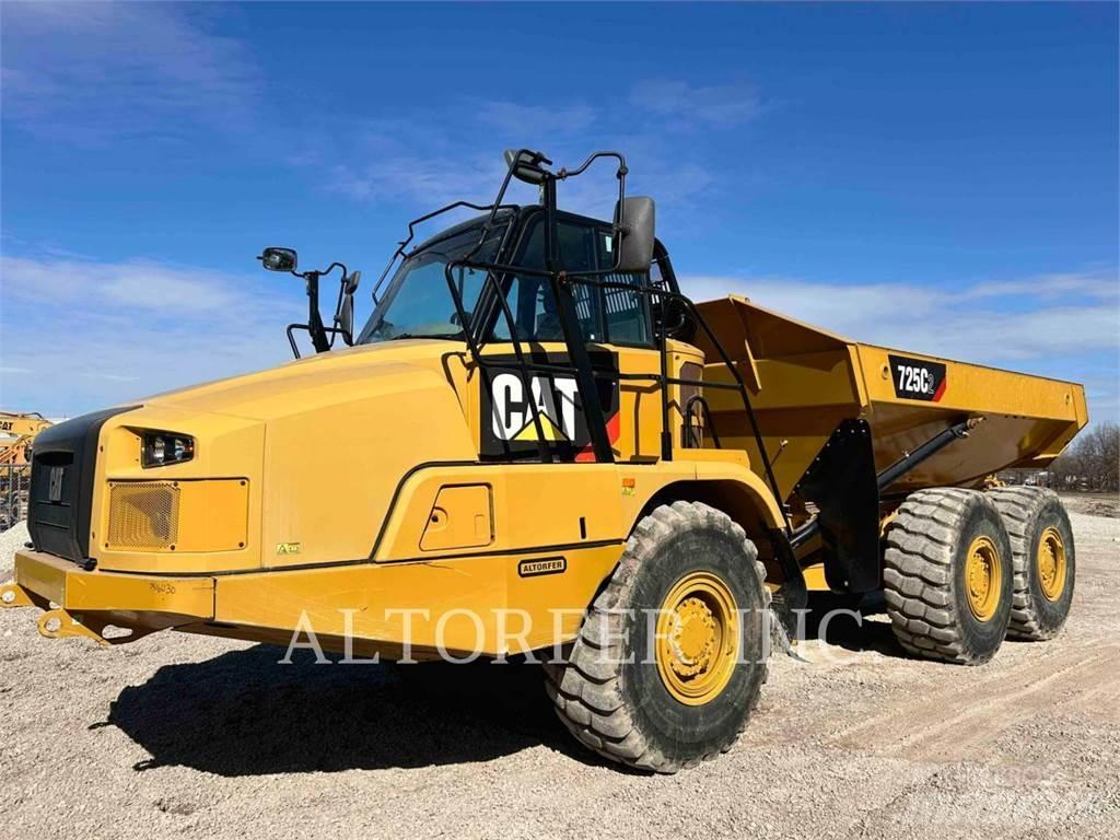 CAT 725C2 Шарнирно-сочленённые самосвалы