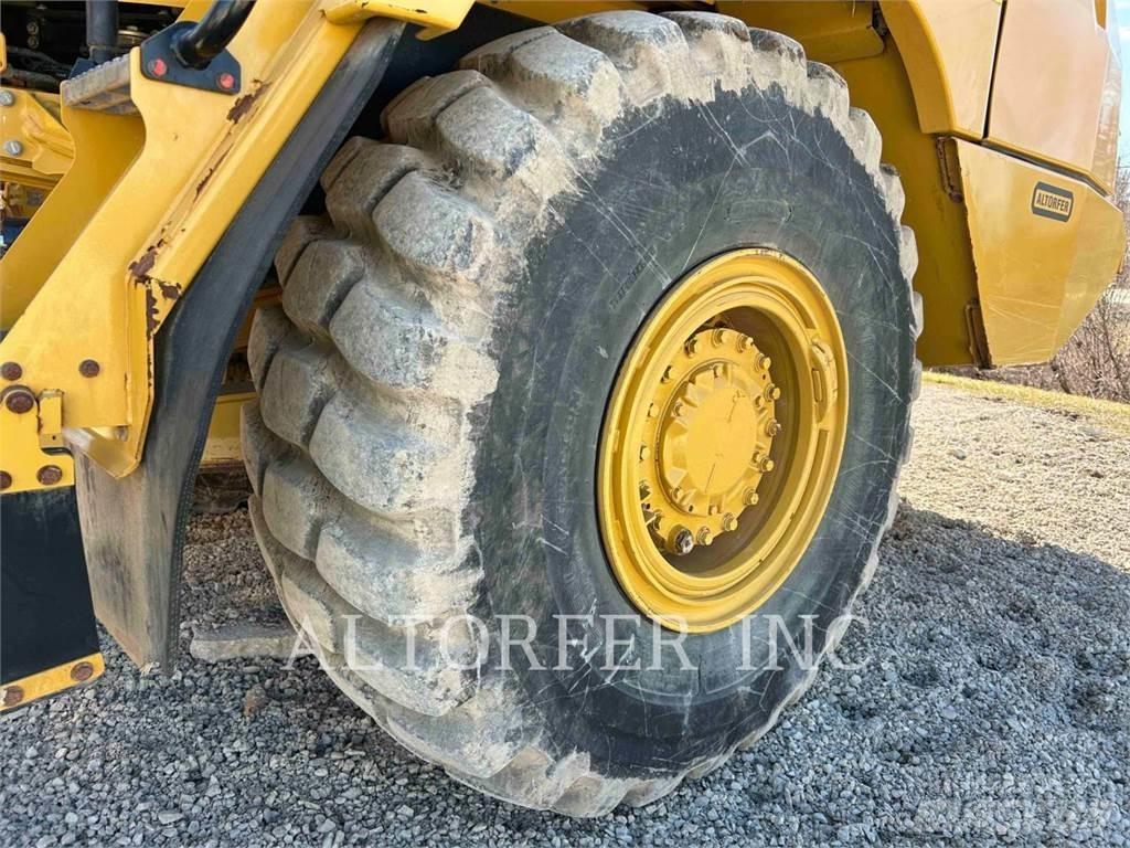 CAT 725C2 Шарнирно-сочленённые самосвалы
