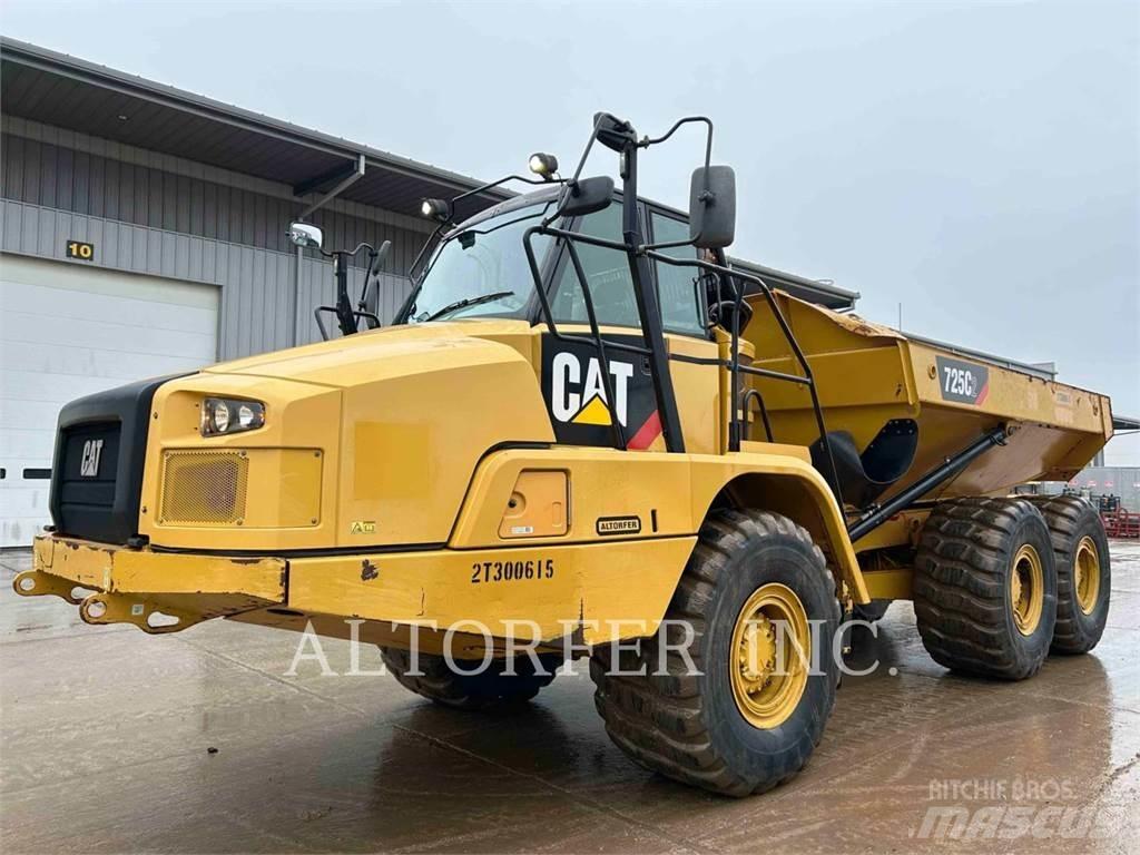 CAT 725C2 Шарнирно-сочленённые самосвалы