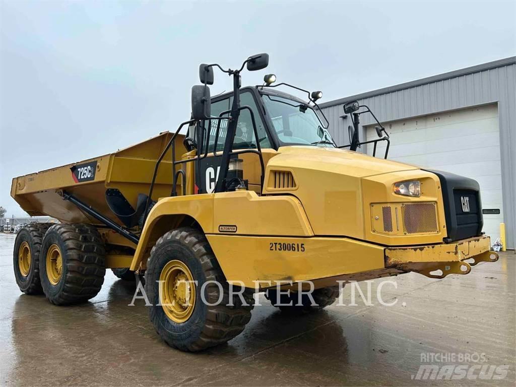 CAT 725C2 Шарнирно-сочленённые самосвалы