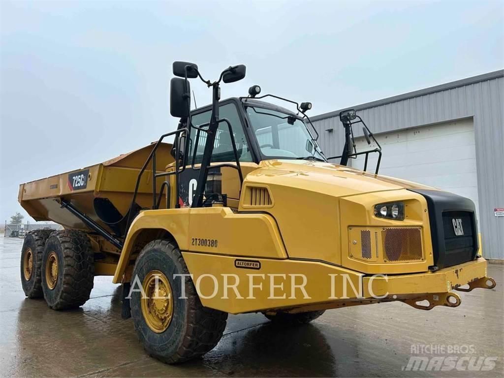 CAT 725C2 Шарнирно-сочленённые самосвалы