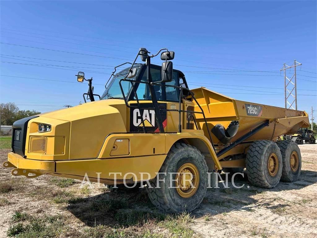 CAT 725C2 Шарнирно-сочленённые самосвалы