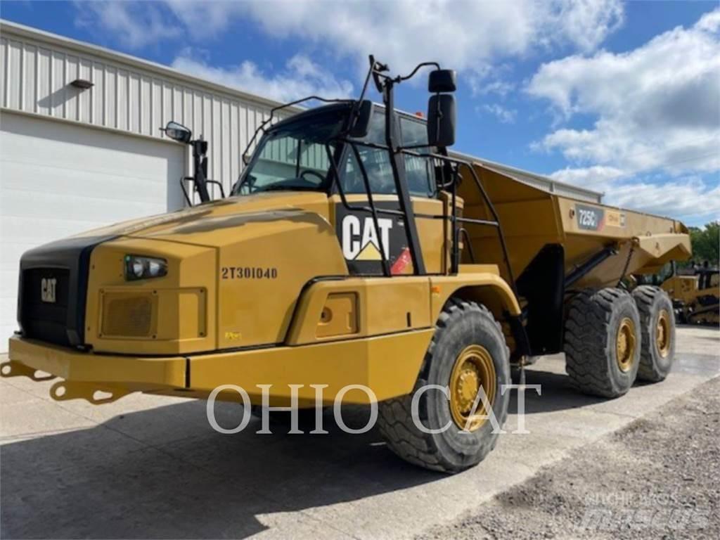CAT 725C2 Шарнирно-сочленённые самосвалы