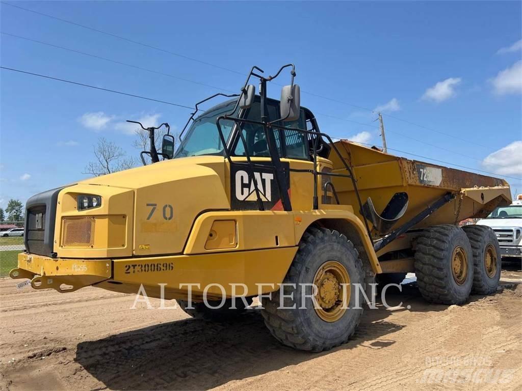 CAT 725C2 Шарнирно-сочленённые самосвалы