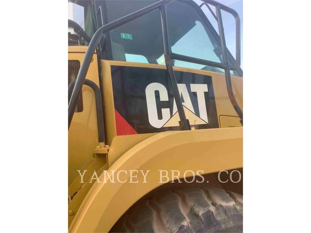 CAT 725C2 Шарнирно-сочленённые самосвалы